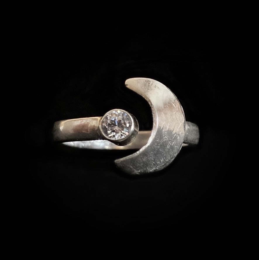 Cruz - Moonstone & Sterling Silver Ring
